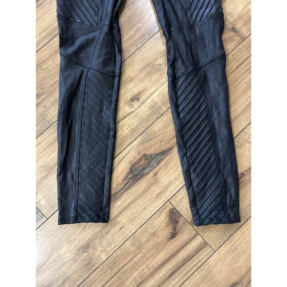Spanx size medium leather look moto leggings - Picture 3 of 4